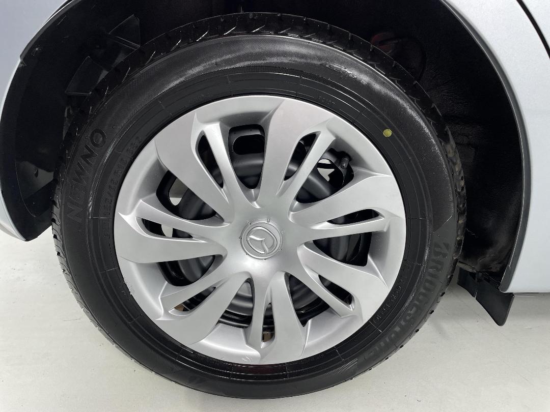 Photo '12' of Mazda Demio