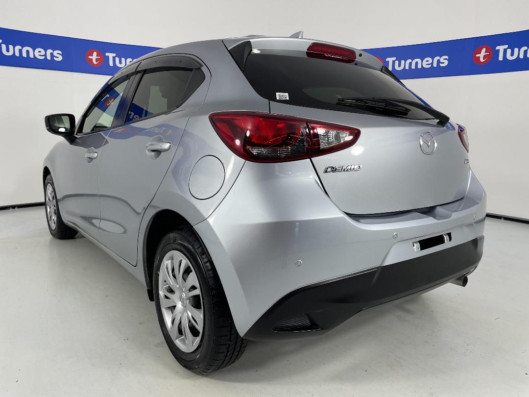 Photo '5' of Mazda Demio