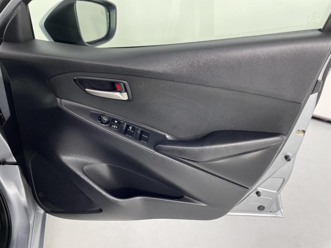 Photo '15' of Mazda Demio