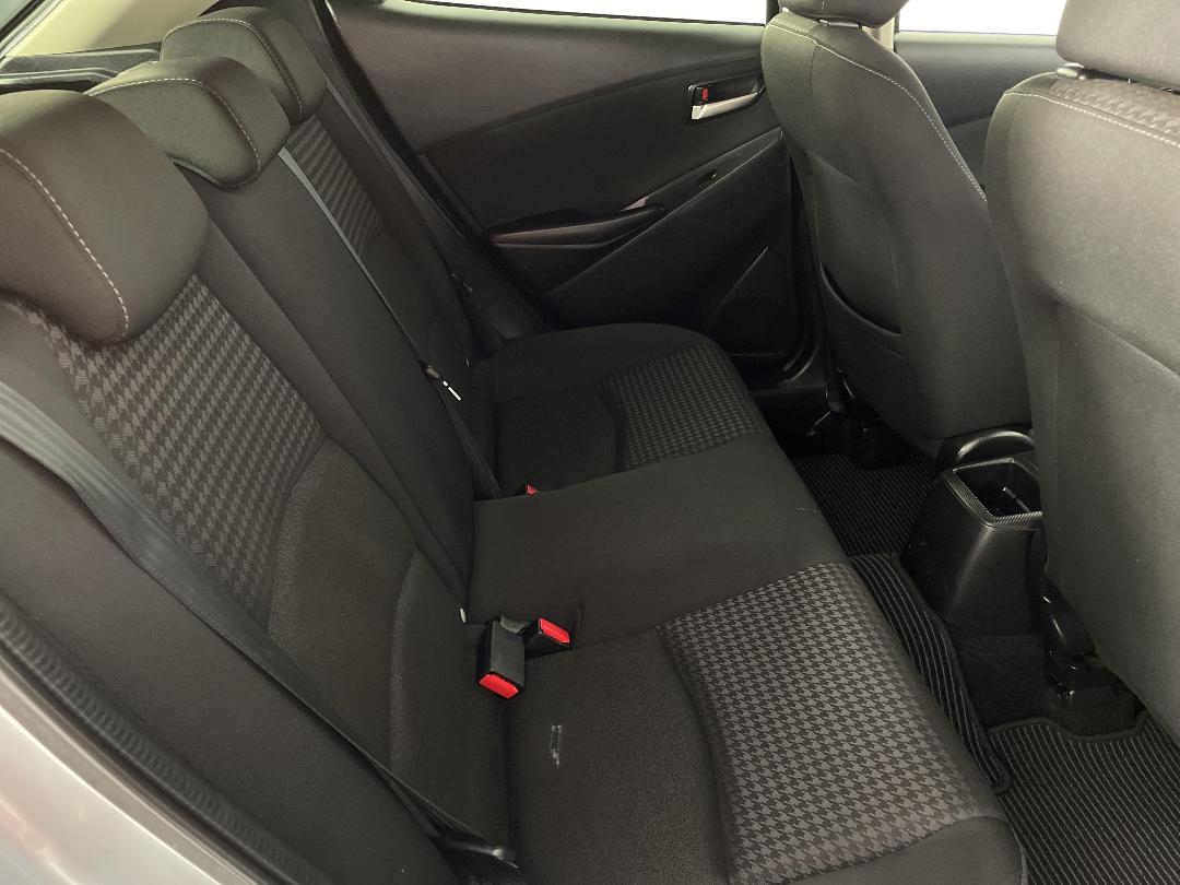 Photo '20' of Mazda Demio