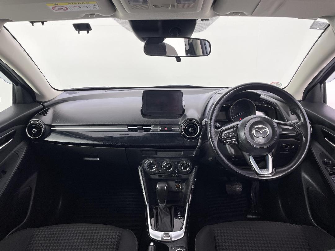 Photo '17' of Mazda Demio