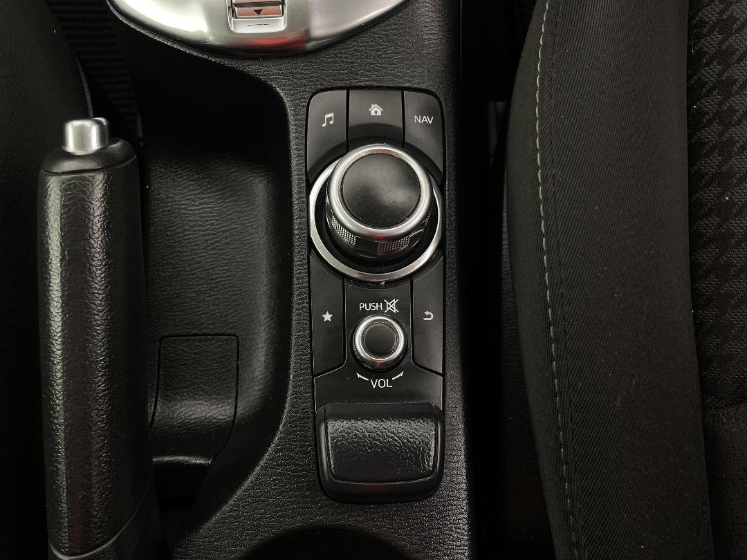 Photo '23' of Mazda Demio