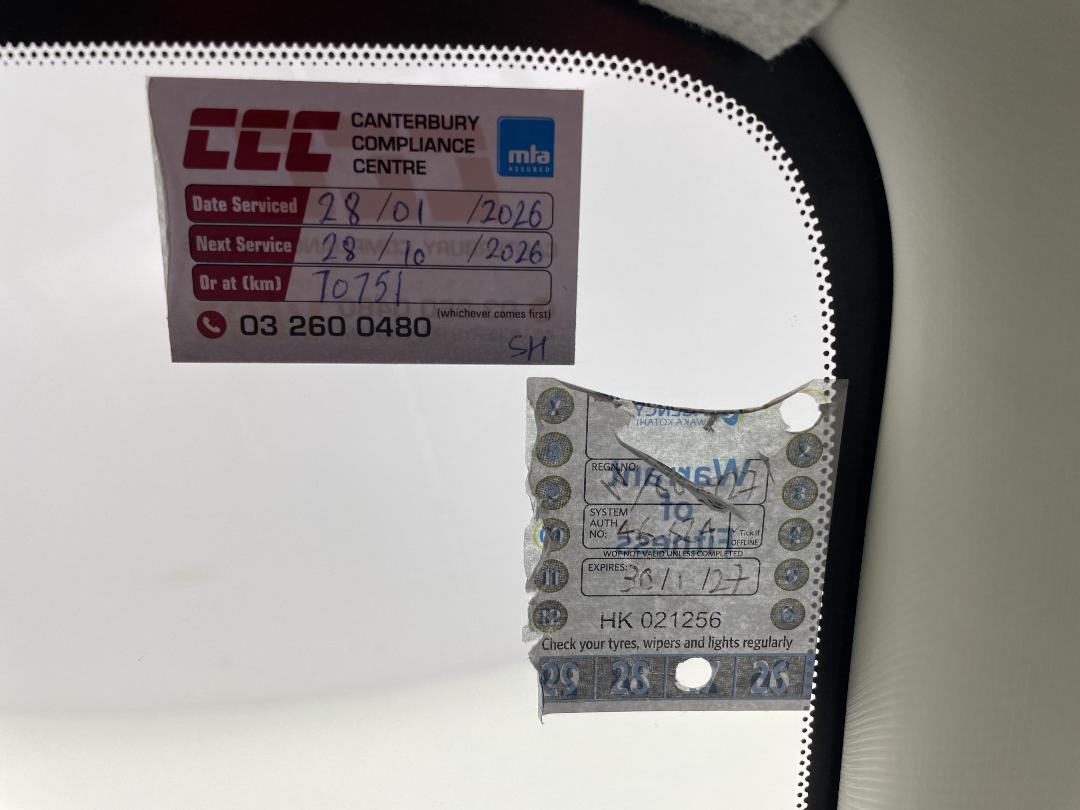 Photo '28' of Mazda Demio