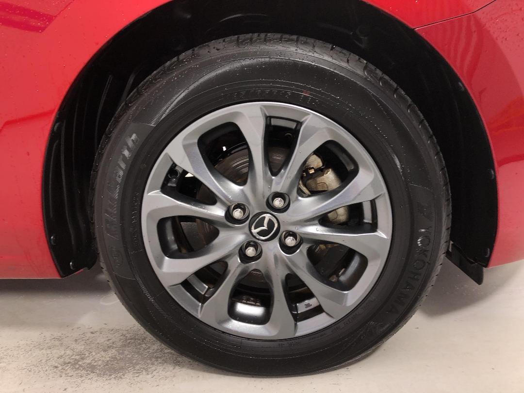 Photo '9' of Mazda Demio