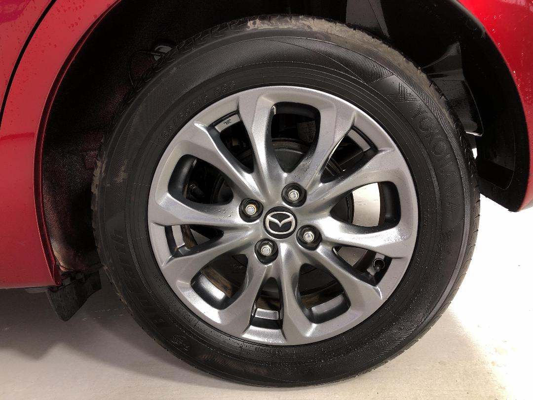 Photo '11' of Mazda Demio