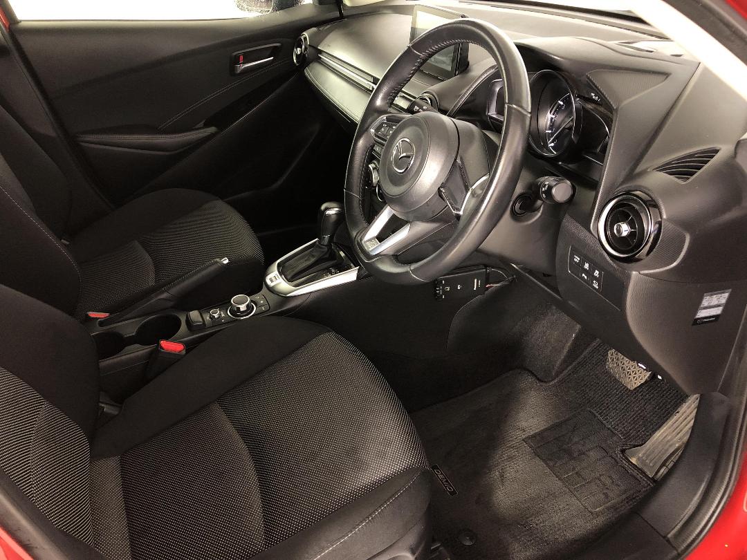 Photo '16' of Mazda Demio