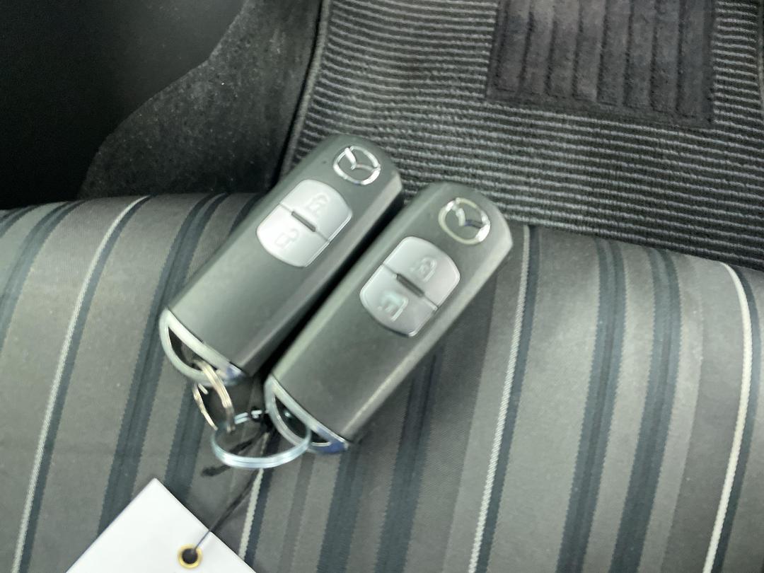 Photo '22' of Mazda Demio