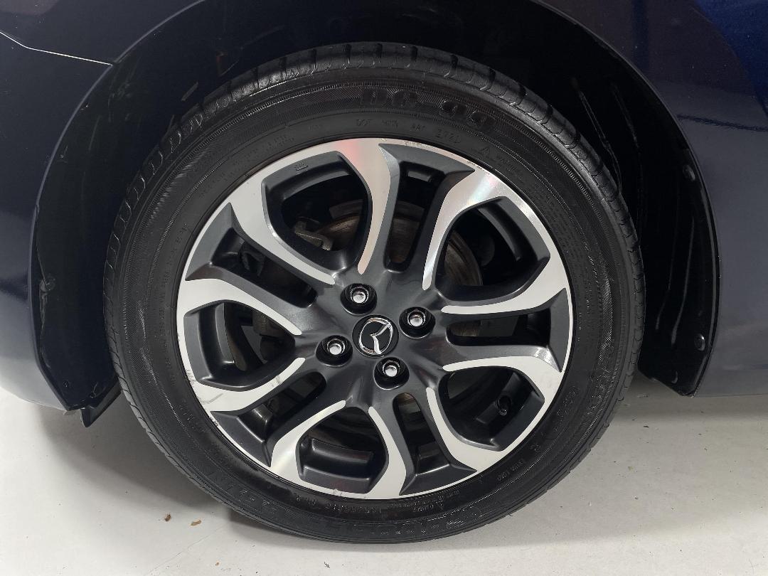 Photo '10' of Mazda Mazda2 Photo '10' of Mazda Mazda2