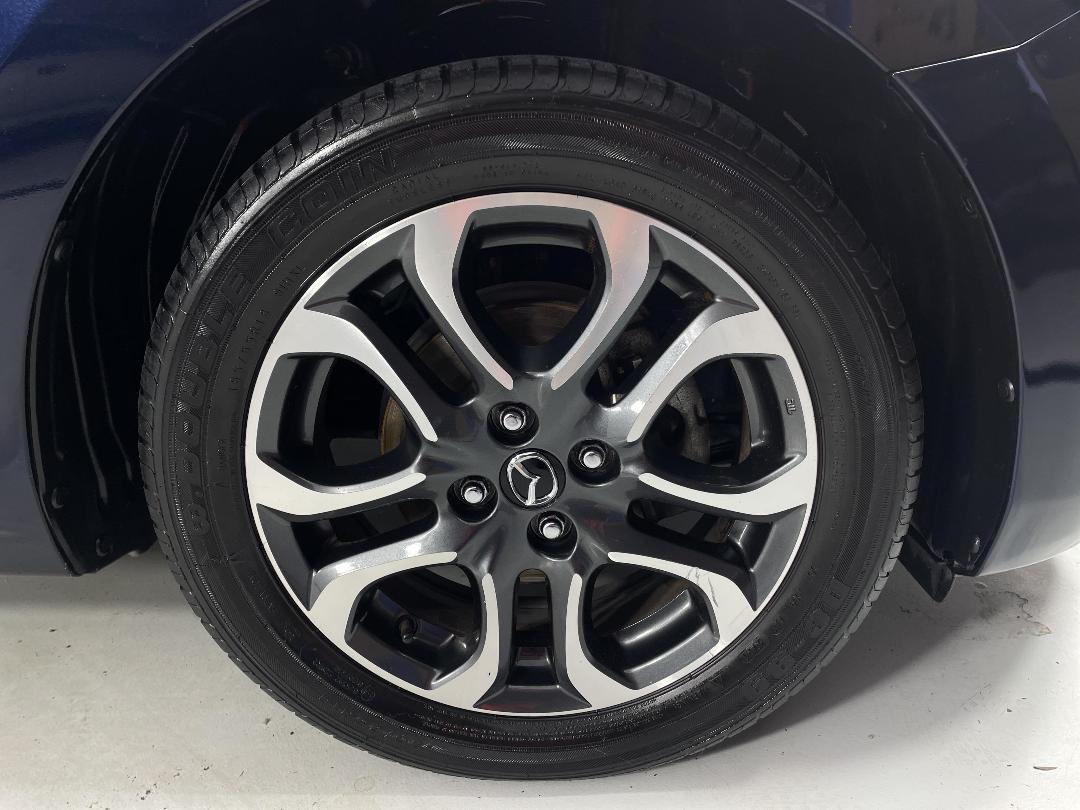 Photo '9' of Mazda Mazda2 Photo '9' of Mazda Mazda2