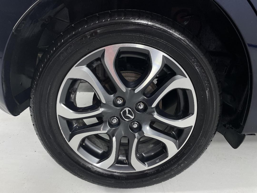 Photo '12' of Mazda Mazda2 Photo '12' of Mazda Mazda2