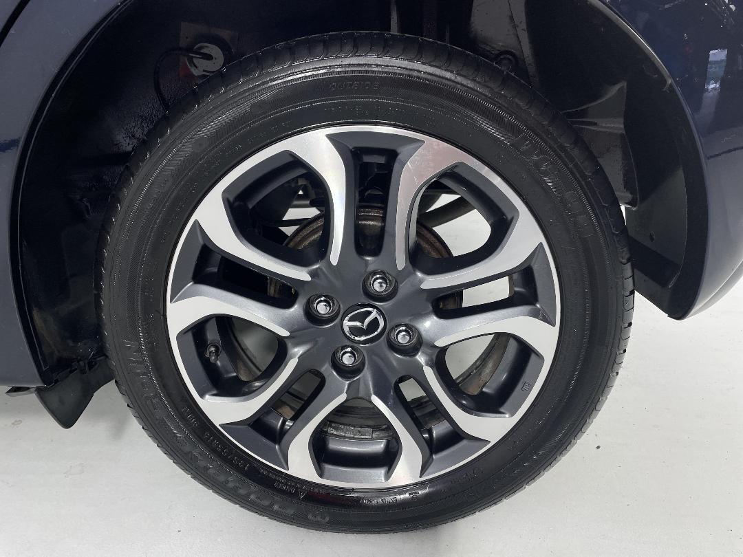 Photo '11' of Mazda Mazda2 Photo '11' of Mazda Mazda2