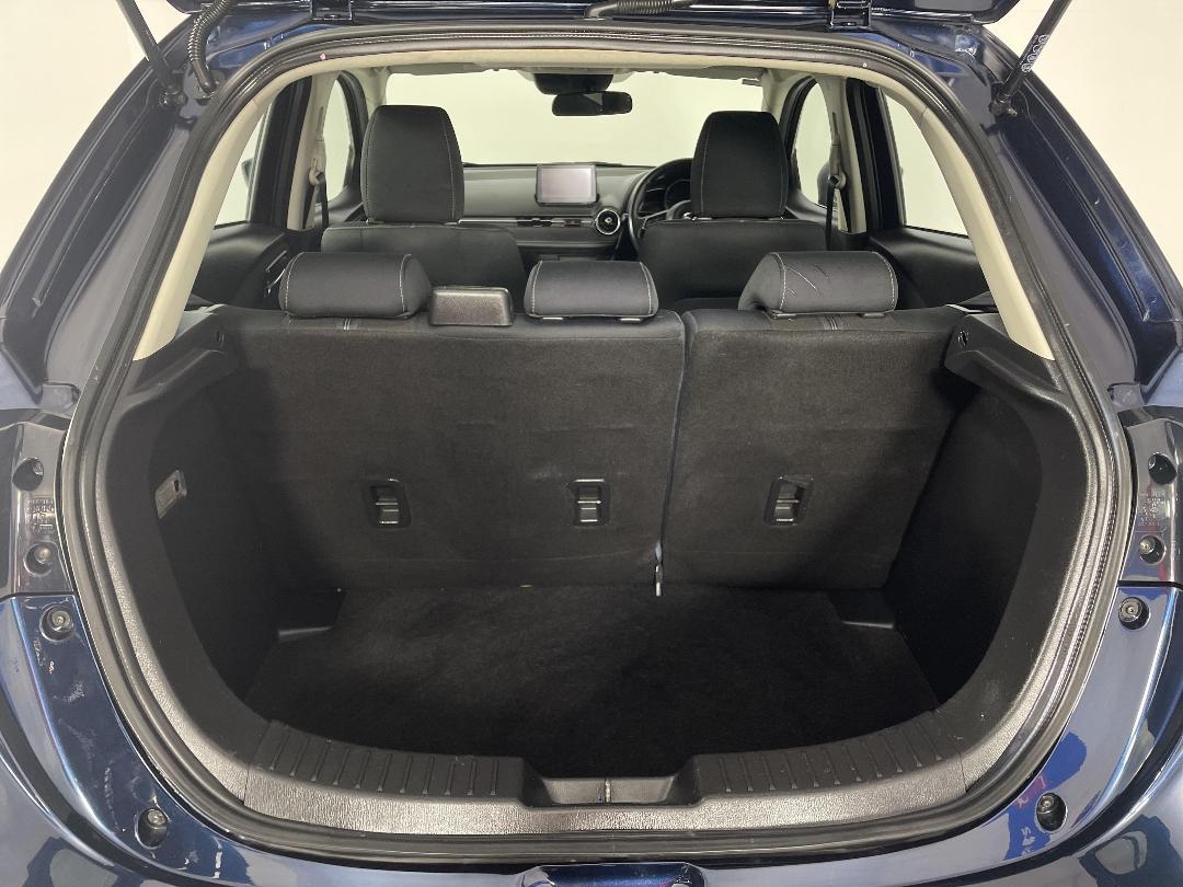 Photo '14' of Mazda Mazda2 Photo '14' of Mazda Mazda2