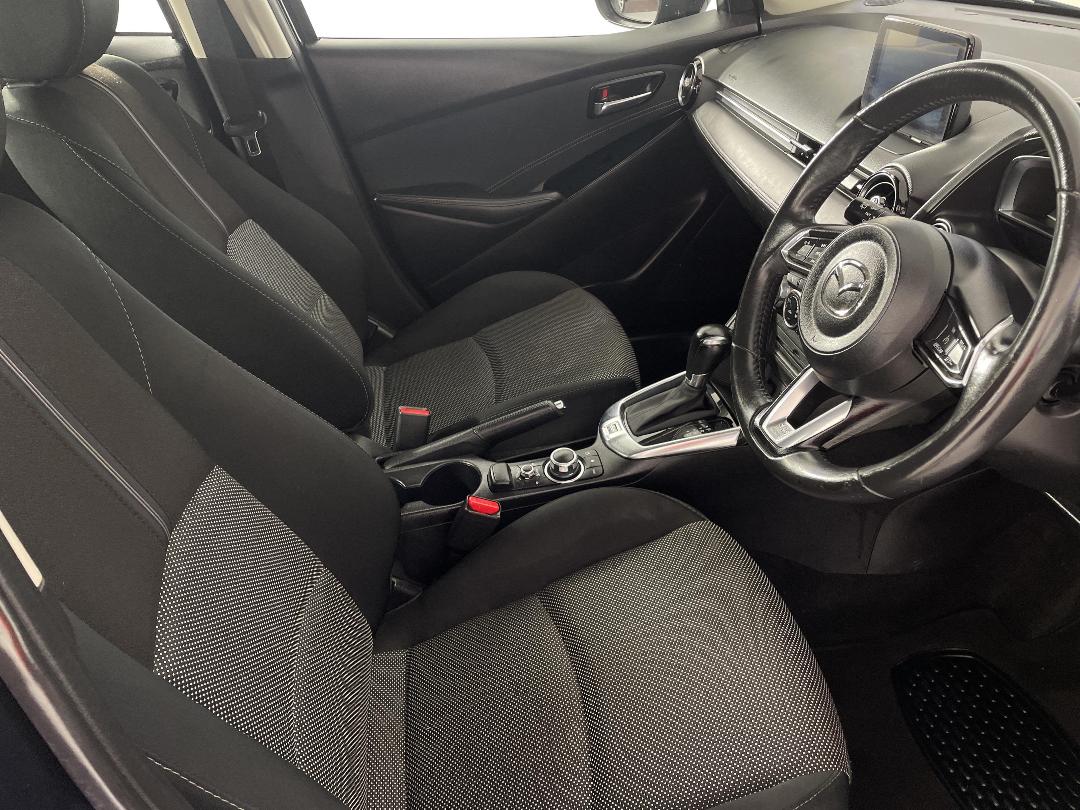 Photo '16' of Mazda Mazda2 Photo '16' of Mazda Mazda2