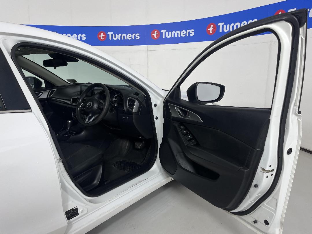 Photo '15' of Mazda Mazda3 Photo '15' of Mazda Mazda3