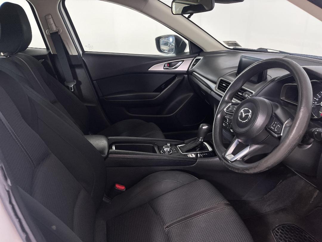 Photo '16' of Mazda Mazda3 Photo '16' of Mazda Mazda3