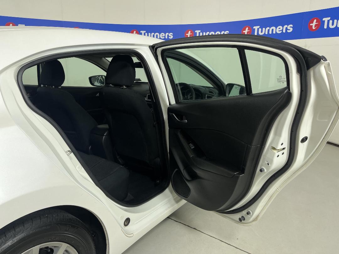 Photo '19' of Mazda Mazda3 Photo '19' of Mazda Mazda3