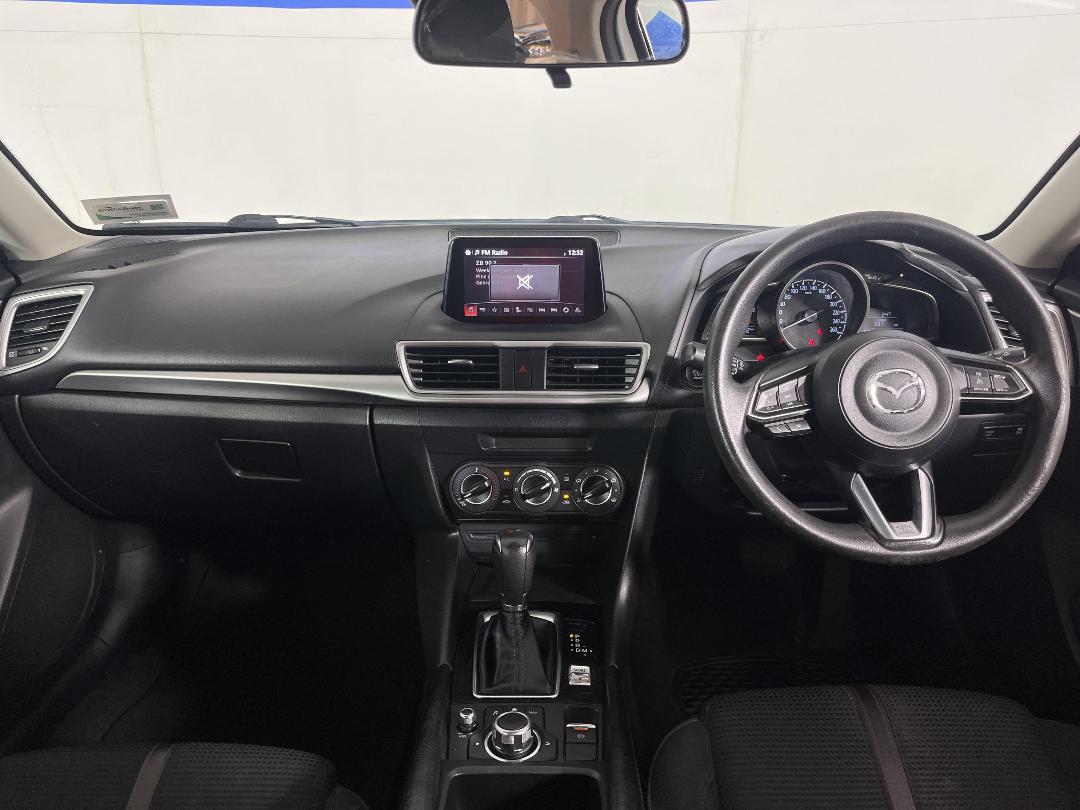 Photo '17' of Mazda Mazda3 Photo '17' of Mazda Mazda3