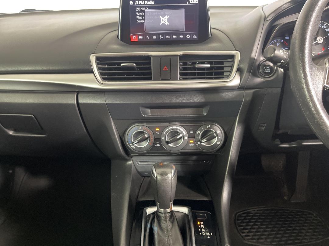 Photo '18' of Mazda Mazda3 Photo '18' of Mazda Mazda3