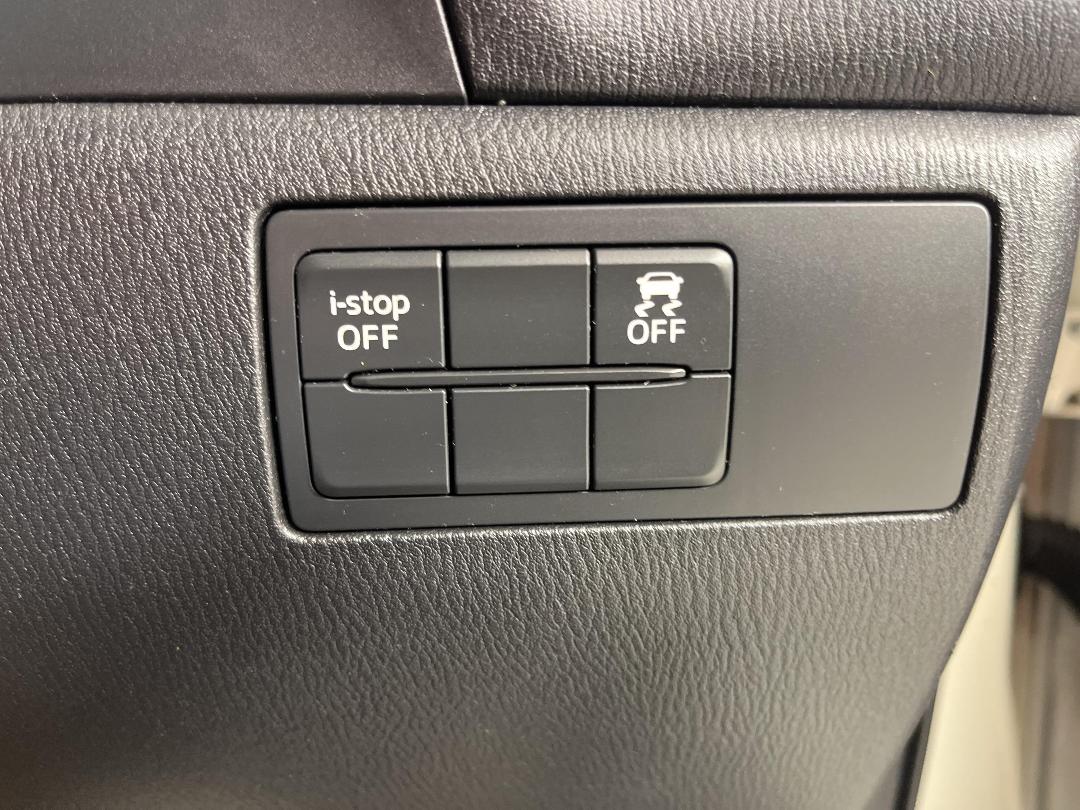 Photo '24' of Mazda Mazda3 Photo '24' of Mazda Mazda3