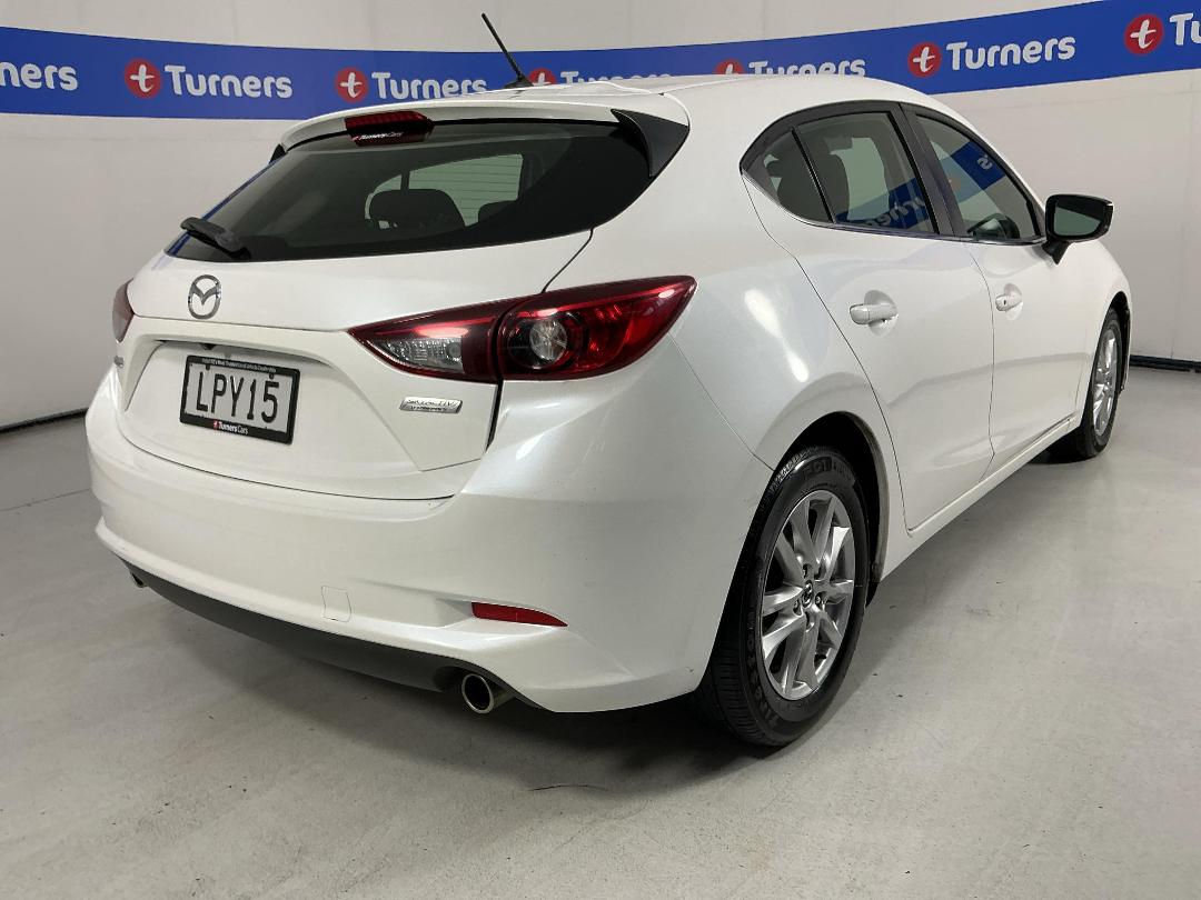 Photo '7' of Mazda Mazda3