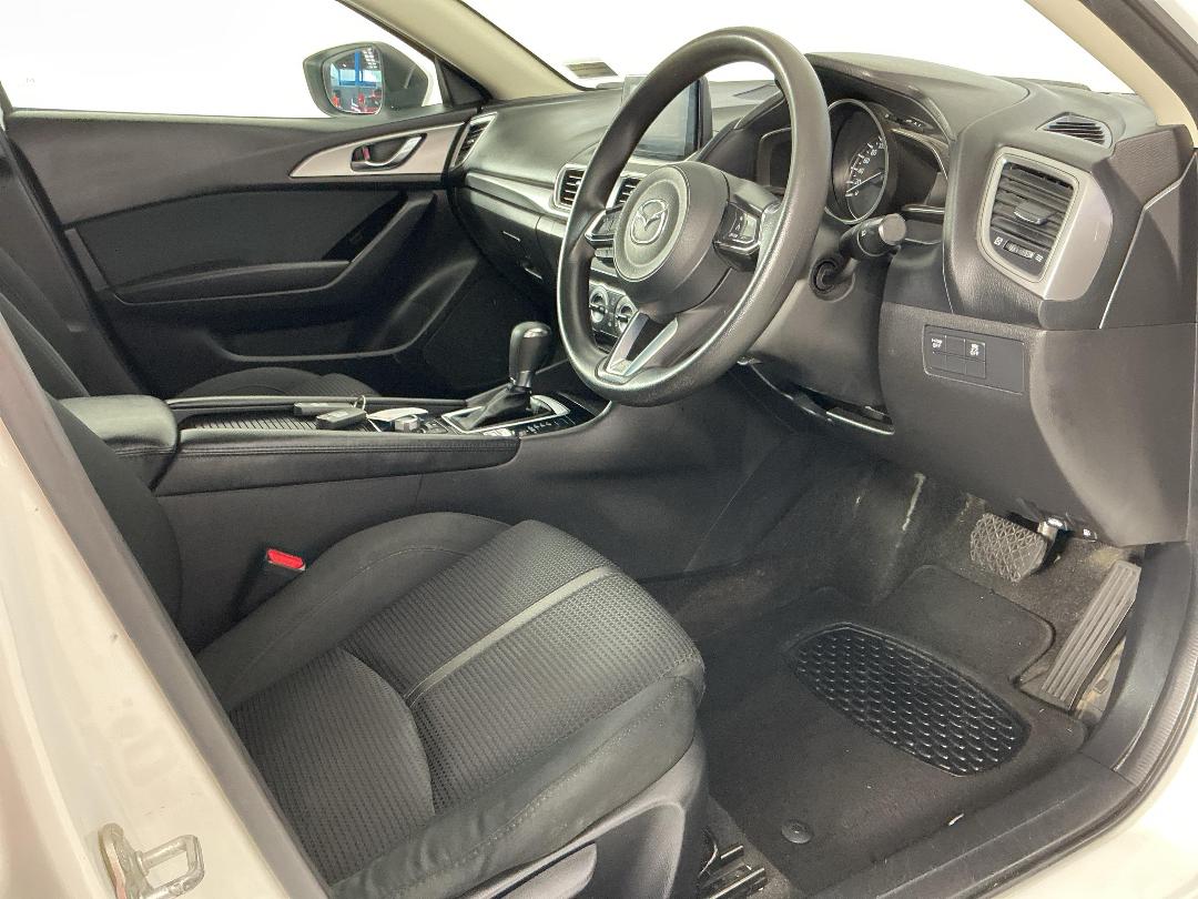 Photo '16' of Mazda Mazda3