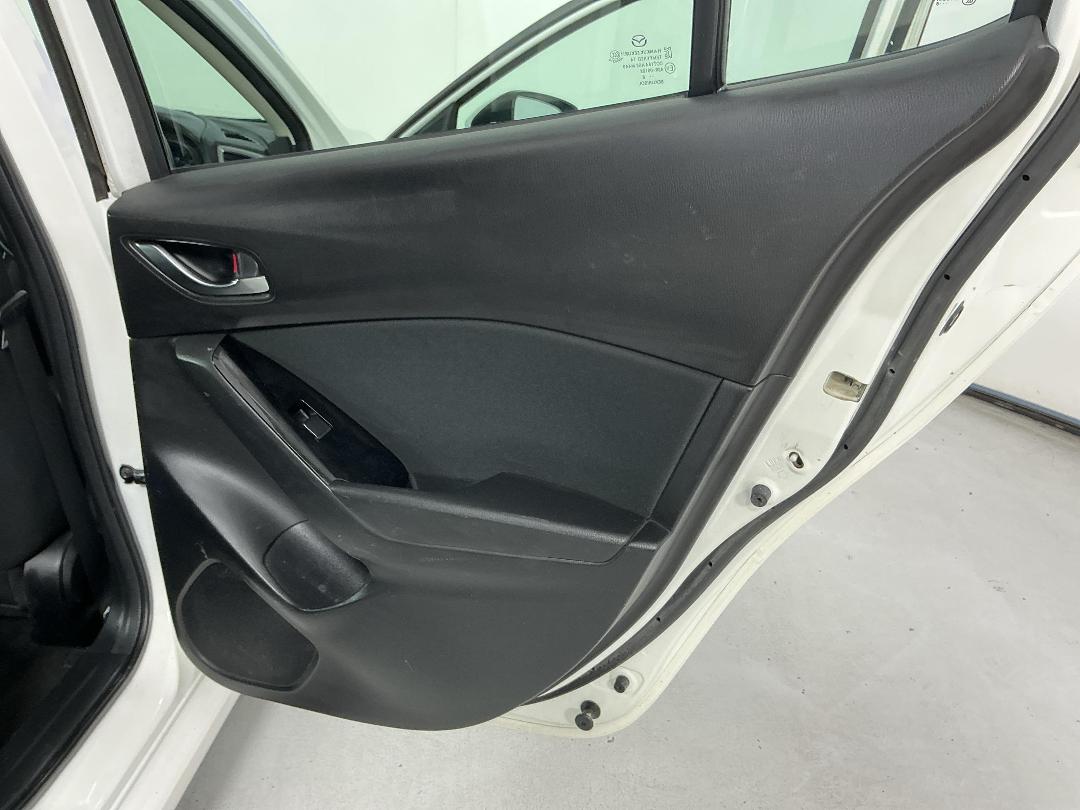 Photo '19' of Mazda Mazda3