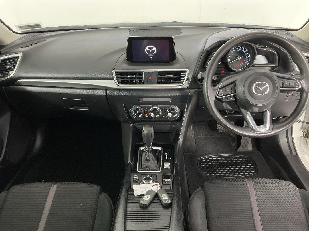 Photo '17' of Mazda Mazda3