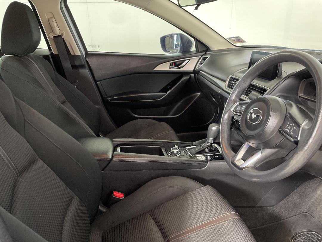 Photo '16' of Mazda Mazda3