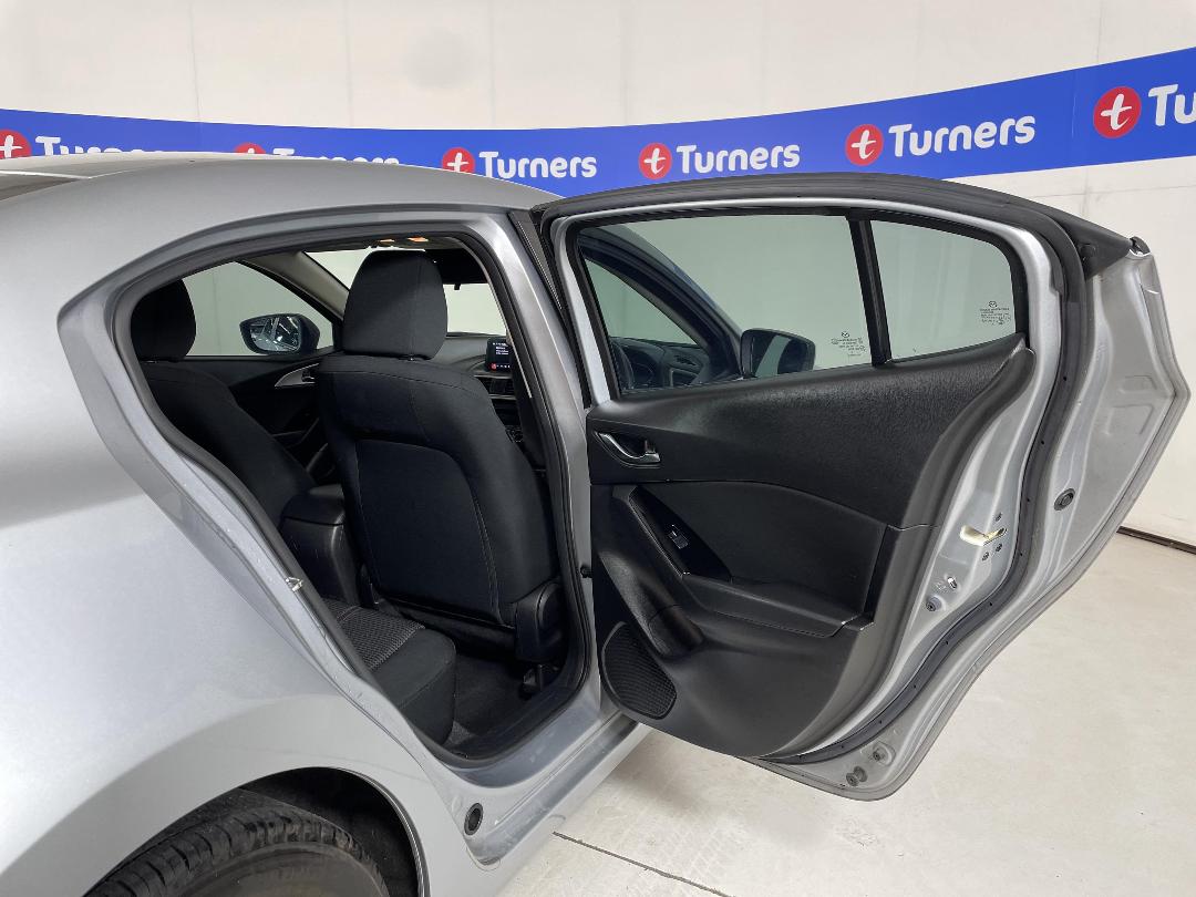 Photo '19' of Mazda Mazda3