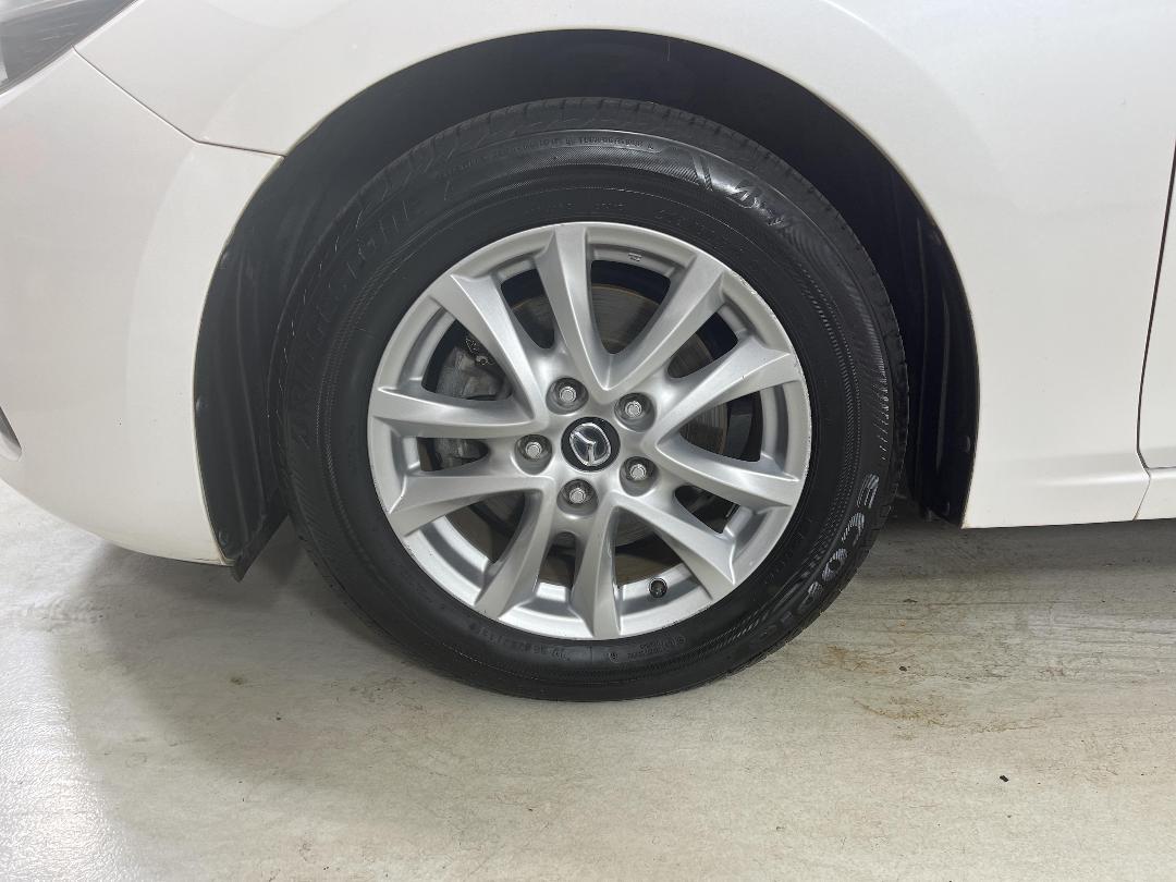 Photo '10' of Mazda Mazda3