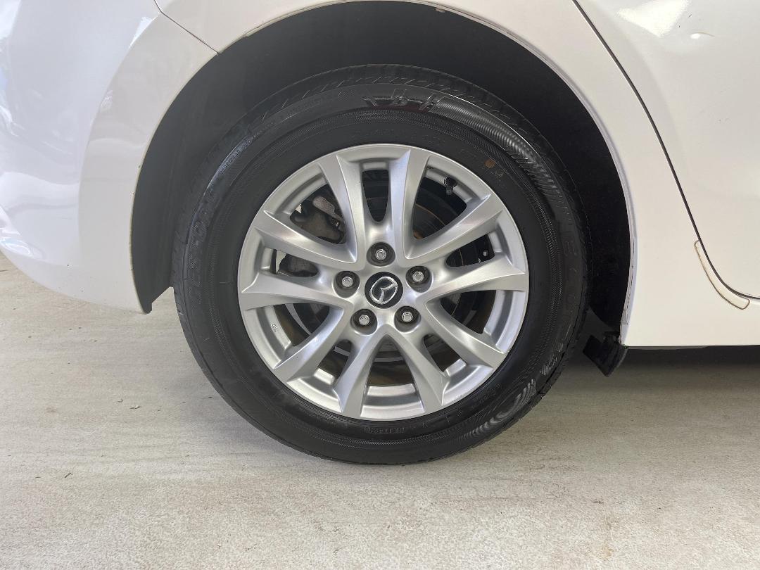 Photo '12' of Mazda Mazda3