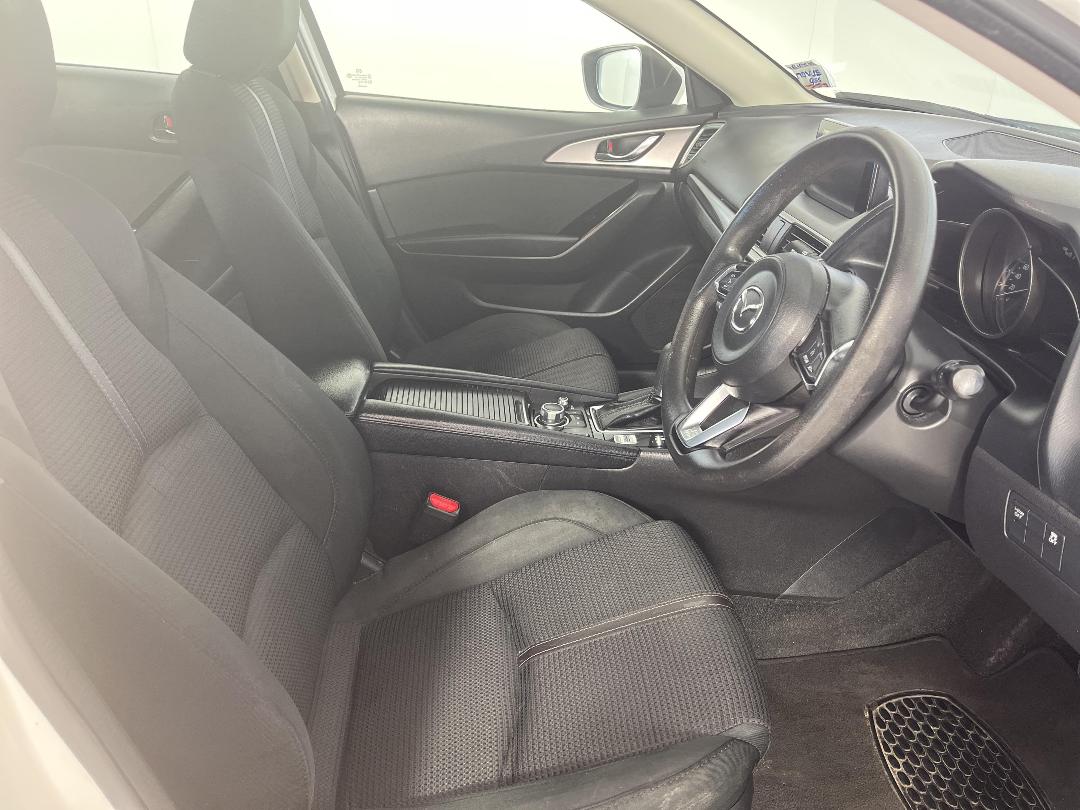 Photo '16' of Mazda Mazda3