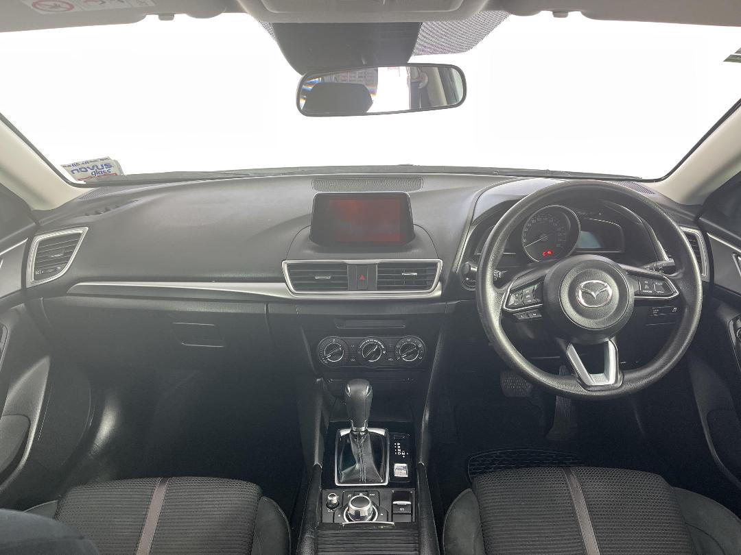 Photo '17' of Mazda Mazda3