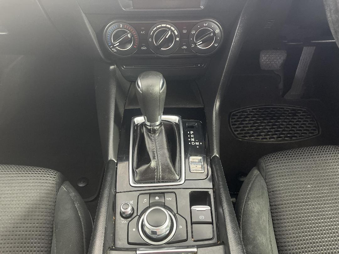 Photo '18' of Mazda Mazda3