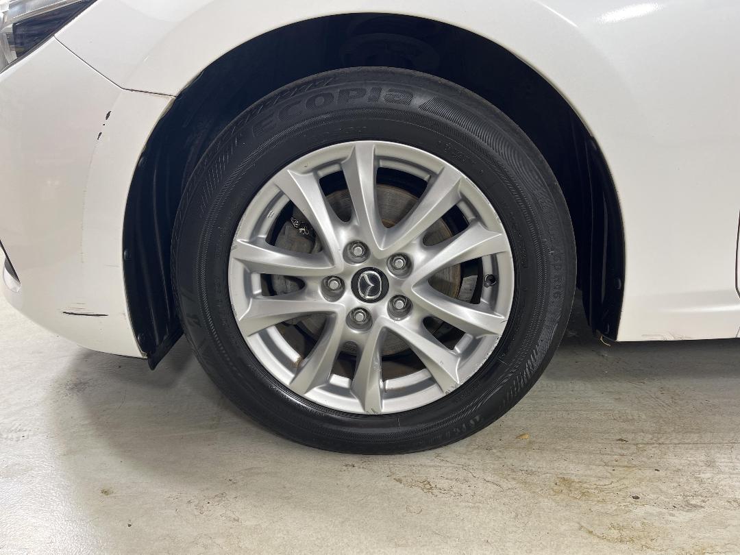 Photo '10' of Mazda Mazda3