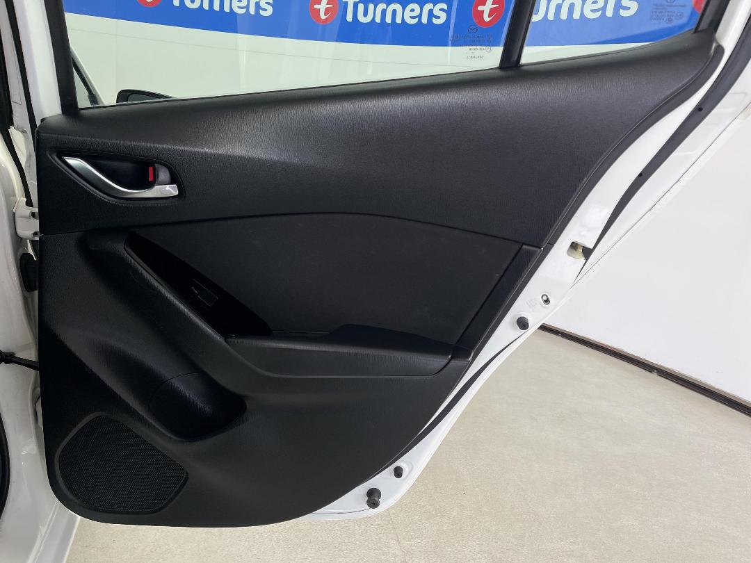 Photo '19' of Mazda Mazda3