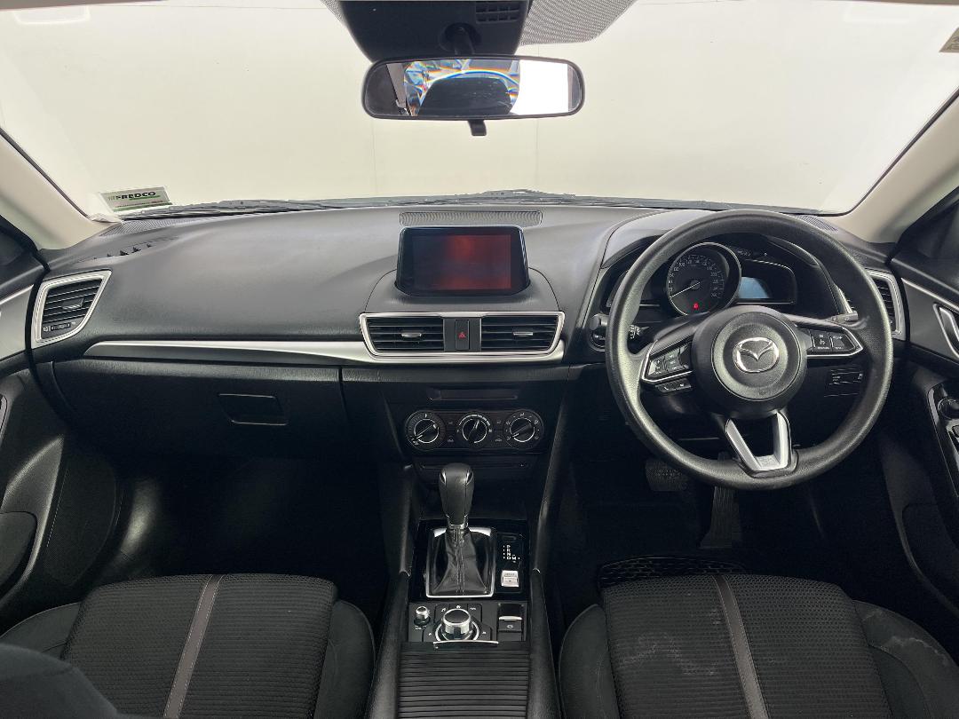 Photo '17' of Mazda Mazda3