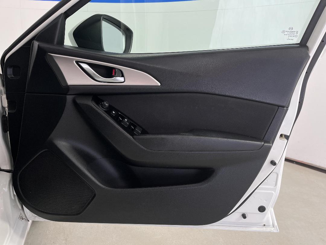 Photo '15' of Mazda Mazda3