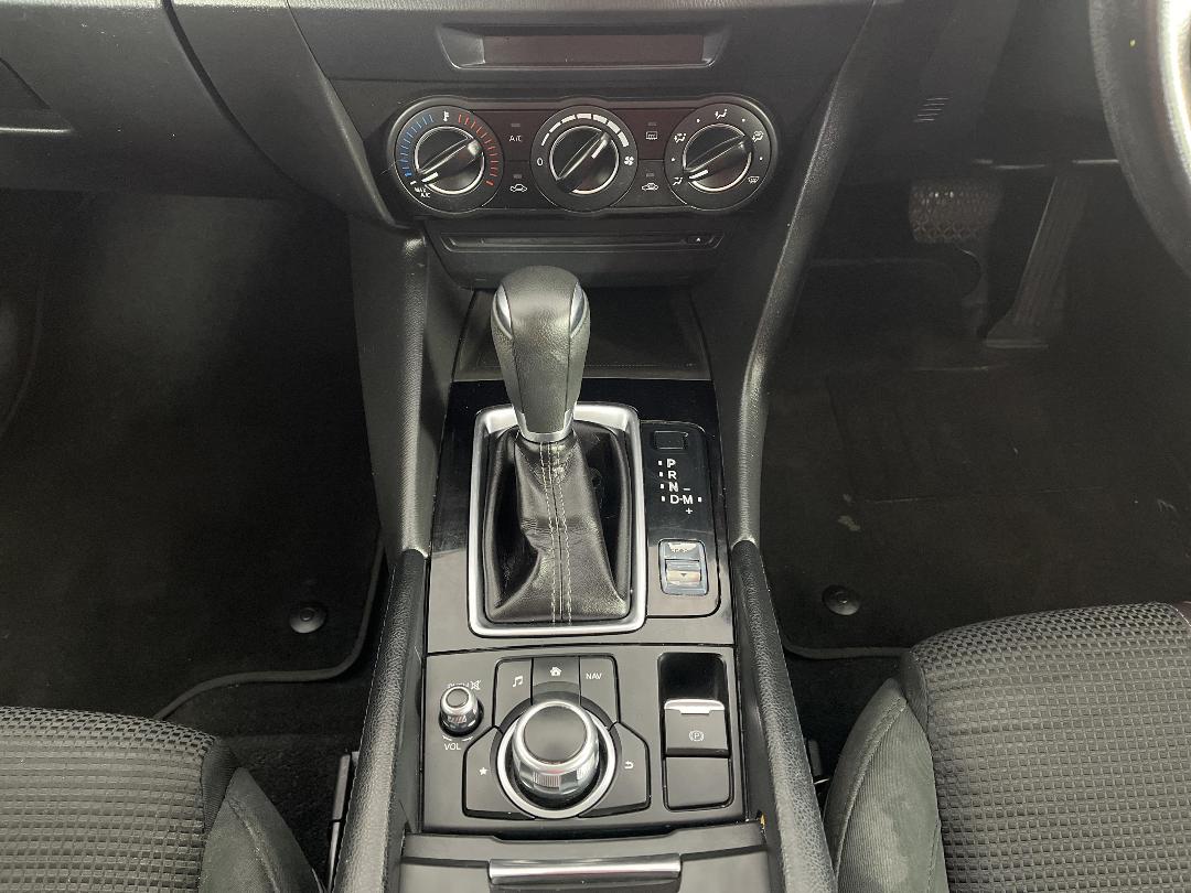 Photo '18' of Mazda Mazda3