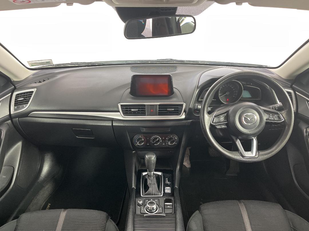 Photo '17' of Mazda Mazda3