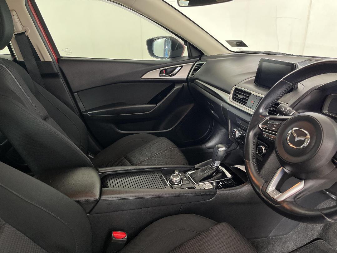 Photo '16' of Mazda Mazda3