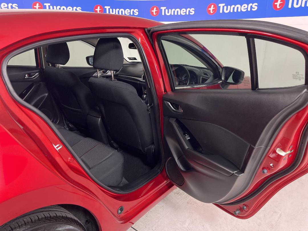 Photo '19' of Mazda Mazda3