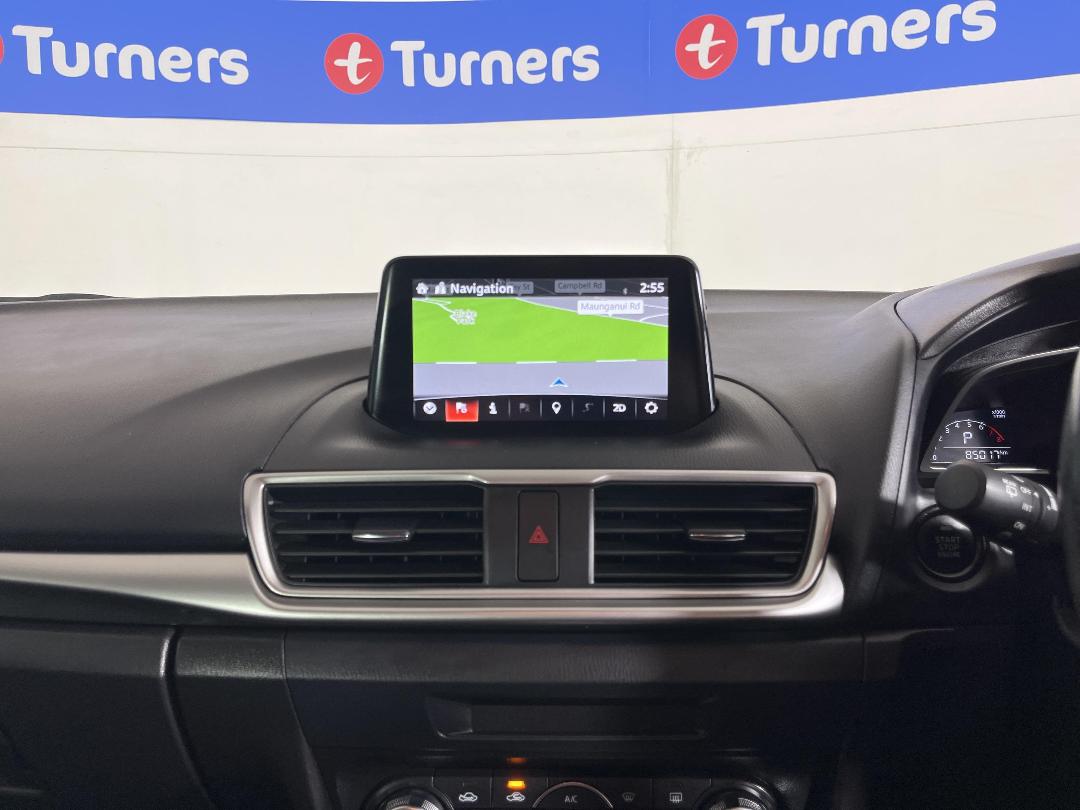 Photo '18' of Mazda Mazda3