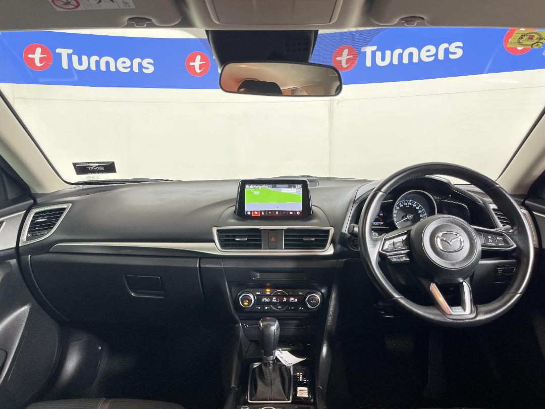 Photo '17' of Mazda Mazda3