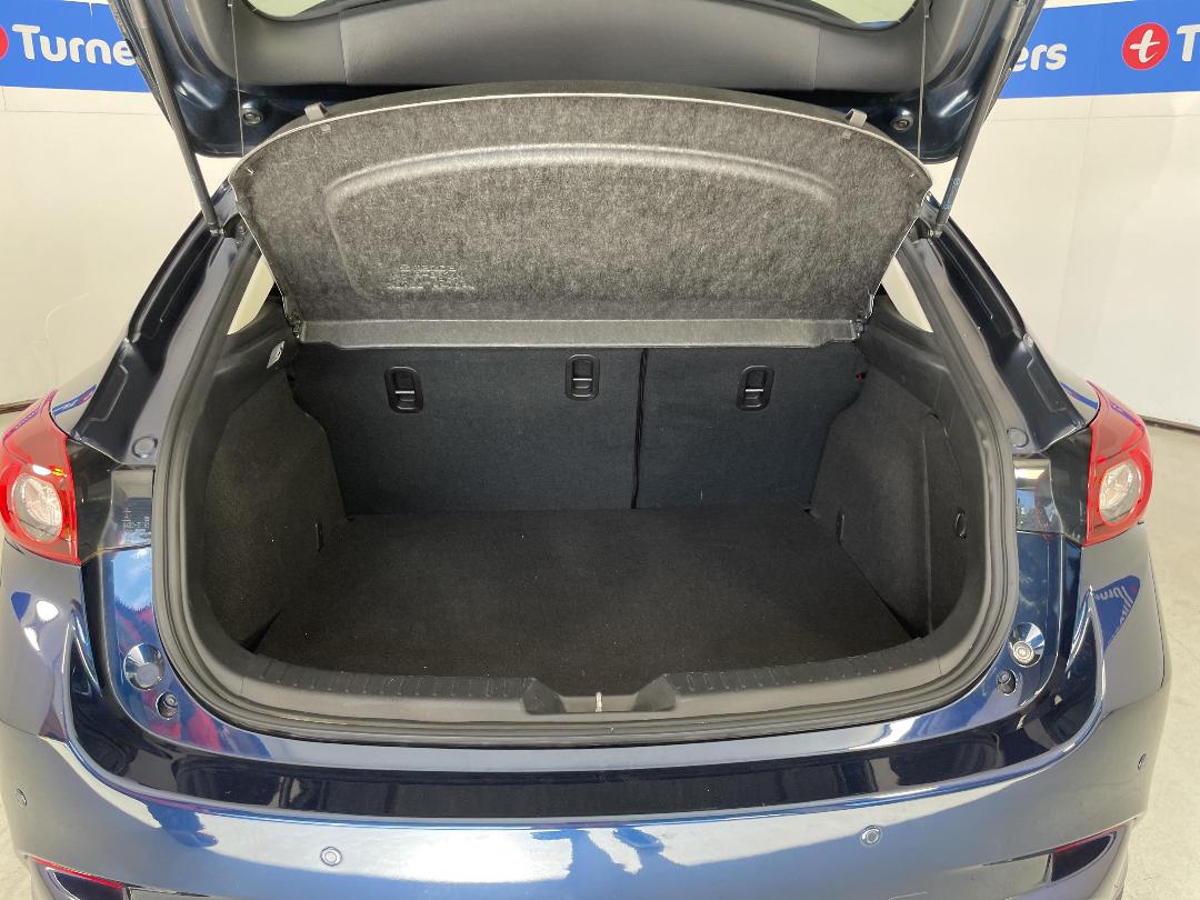 Photo '14' of Mazda Mazda3 Photo '14' of Mazda Mazda3