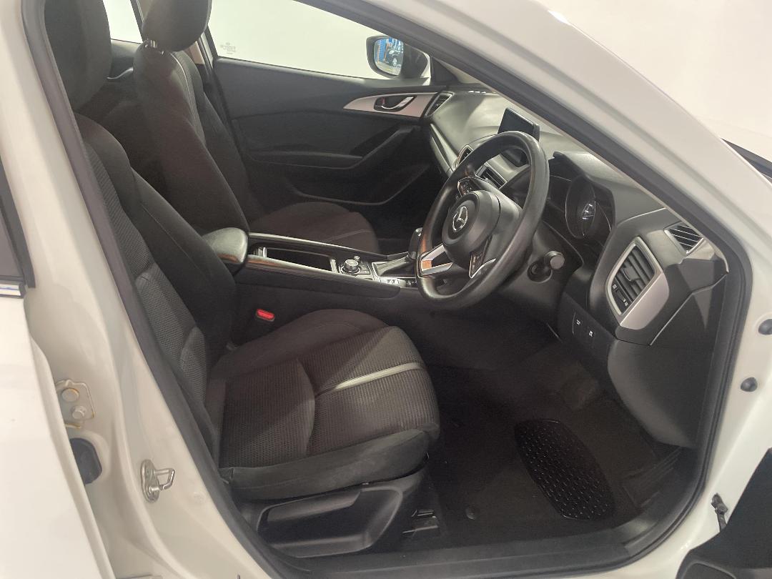 Photo '16' of Mazda Mazda3 Photo '16' of Mazda Mazda3