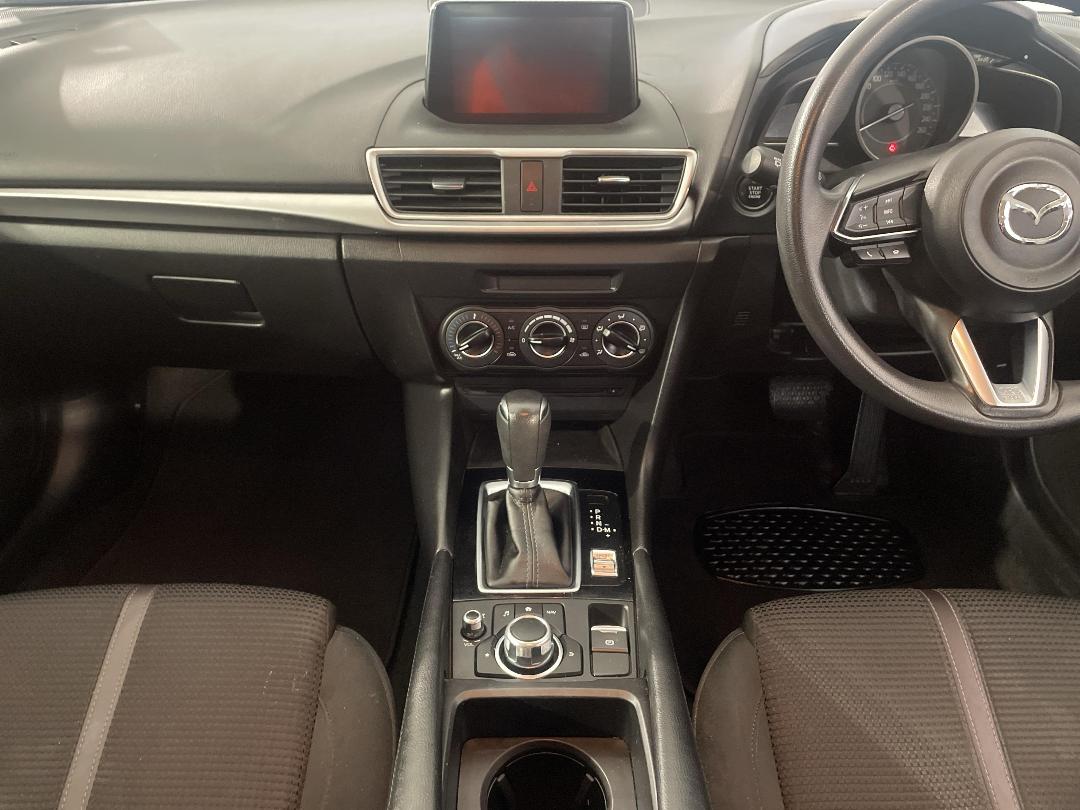 Photo '18' of Mazda Mazda3 Photo '18' of Mazda Mazda3