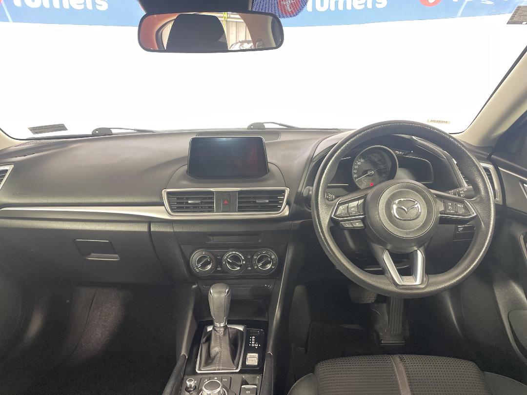 Photo '17' of Mazda Mazda3 Photo '17' of Mazda Mazda3