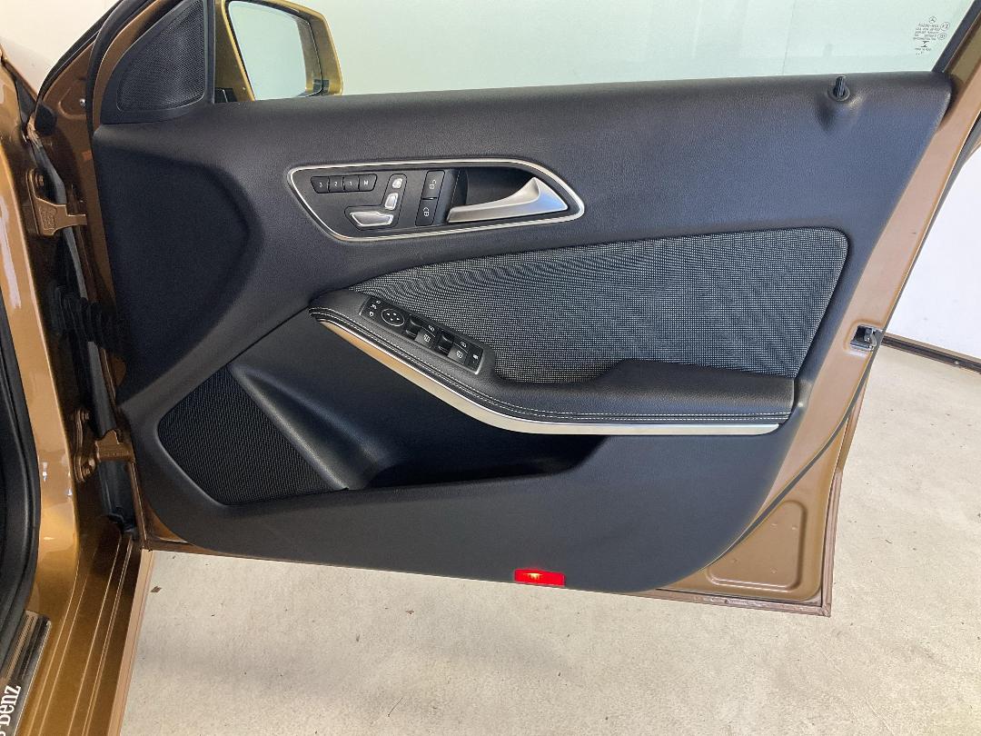 Photo '15' of Mercedes-Benz A180