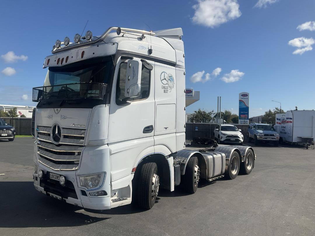 Photo '10' of Mercedes-Benz ACTROS 3263L 8X4 Tractor Unit